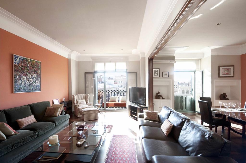 You Stylish The Most Luxury Apartment Барселона Екстериор снимка
